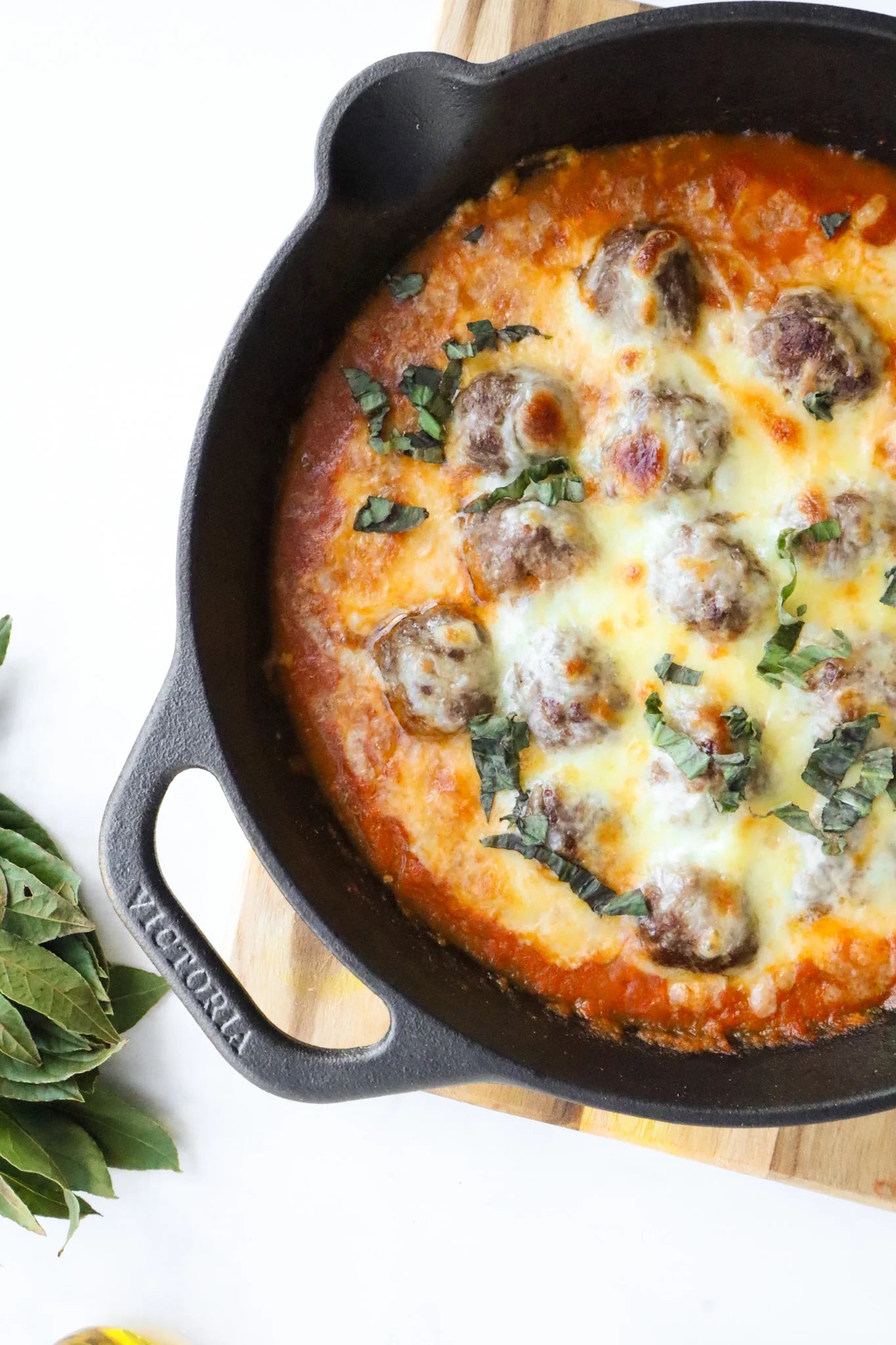 Albóndigas Gratinadas en Hierro Fundido