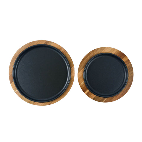 Plato 26 cm con base de madera – hierro fundido esmaltado