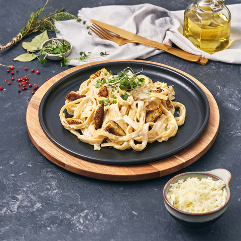 Plato 26 cm con base de madera – hierro fundido esmaltado